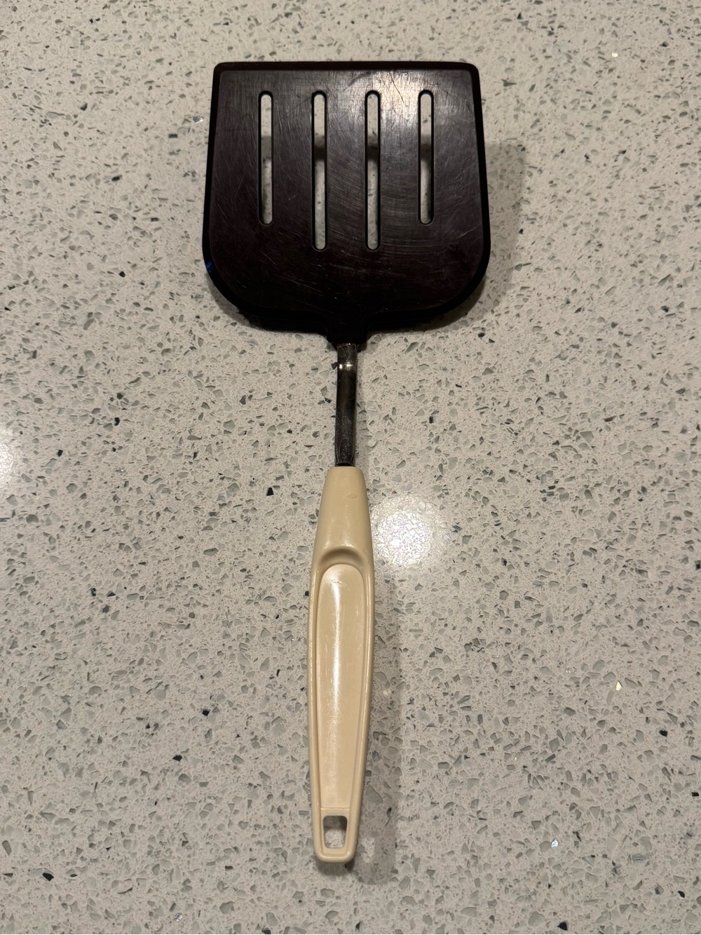 Vintage Mid Century Nylon Slotted Turner Spatula Cream Handle Kitchen Utensil